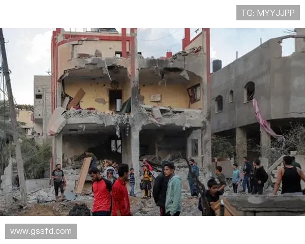 巴黎圣日耳曼中场失控问题加剧，比赛节奏难掌控影响进攻组织