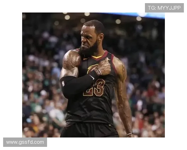 勒布朗挡拆拉开空间提升詹姆斯关键时刻得分效率